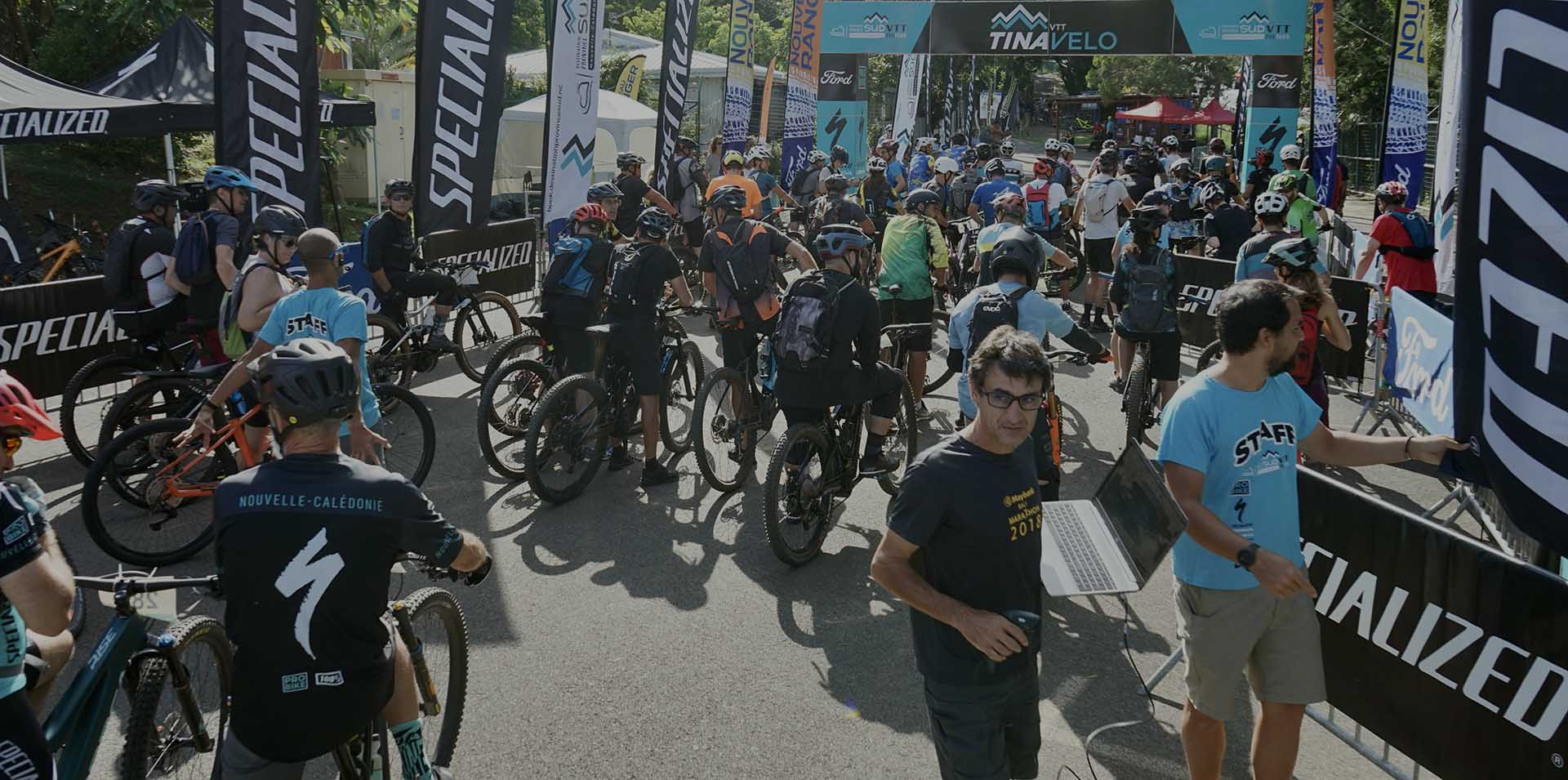 cyclistes sur ligne de départ